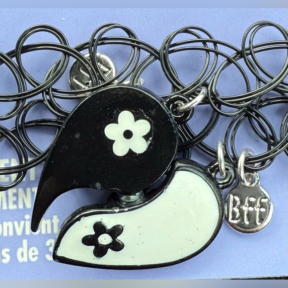 Claire’s Best Friends Chokers Black & White Split Heart Yin Yang Glow in Dark - Picture 5 of 9